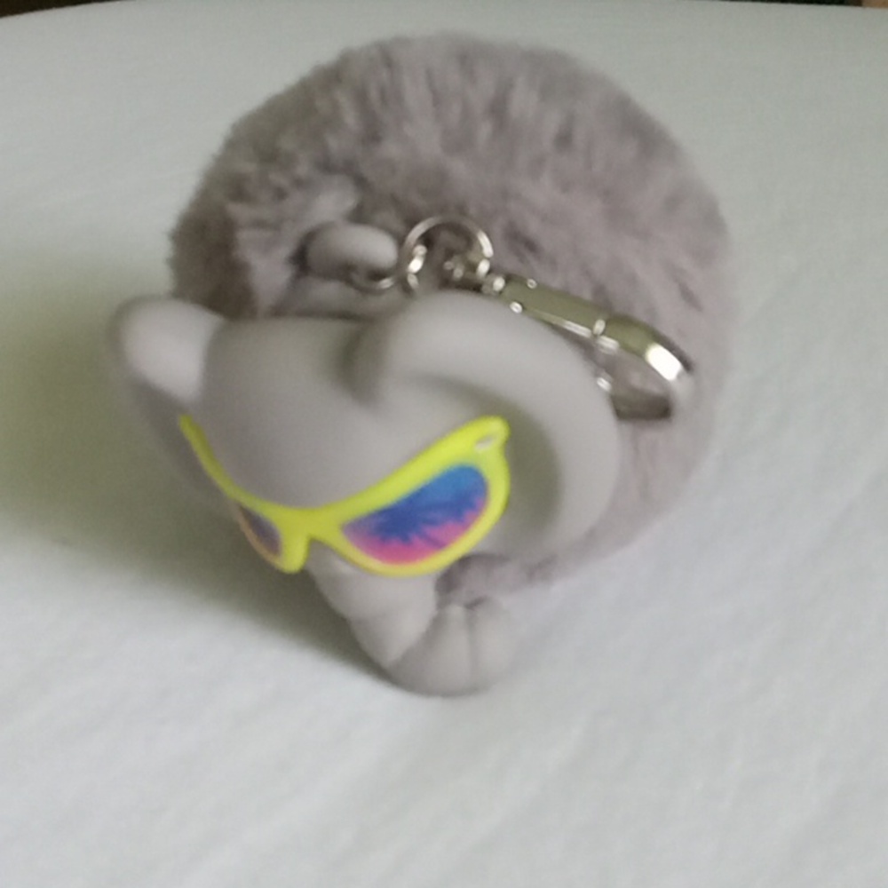 Bath & Body Works Fuzzy Summer Elephant Pocketbac Holder Packet Bac Keychain - Picture 5 of 8